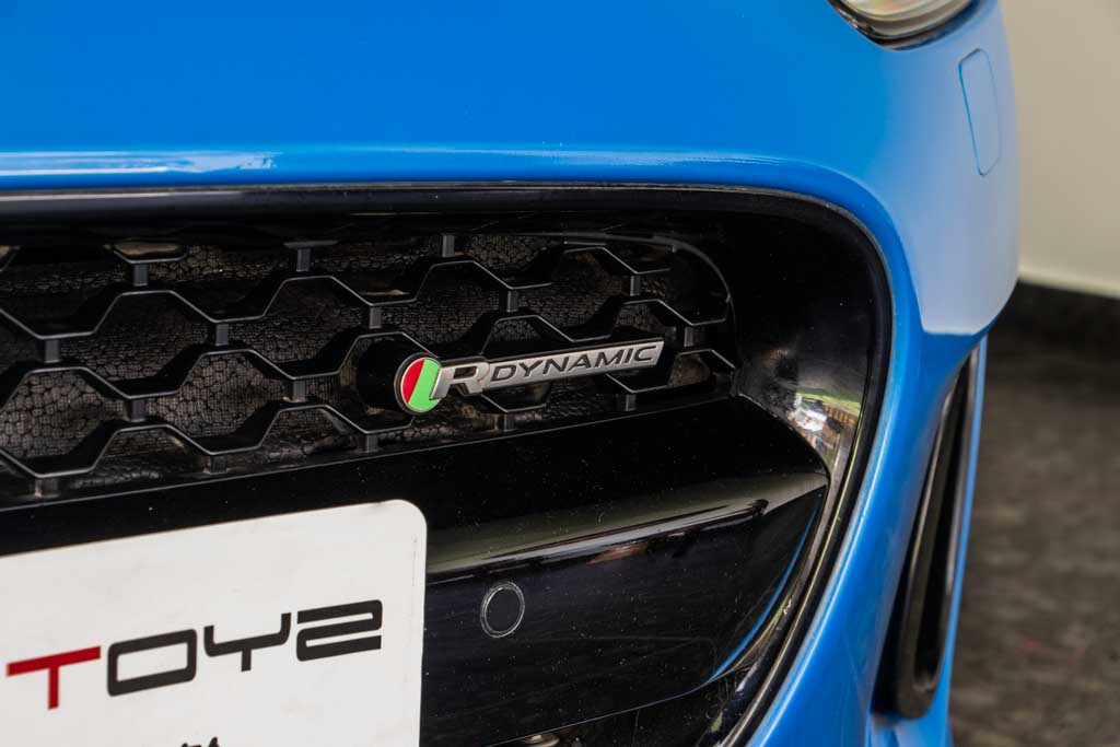 Jaguar F-type P300 R-Dynamic Coupe