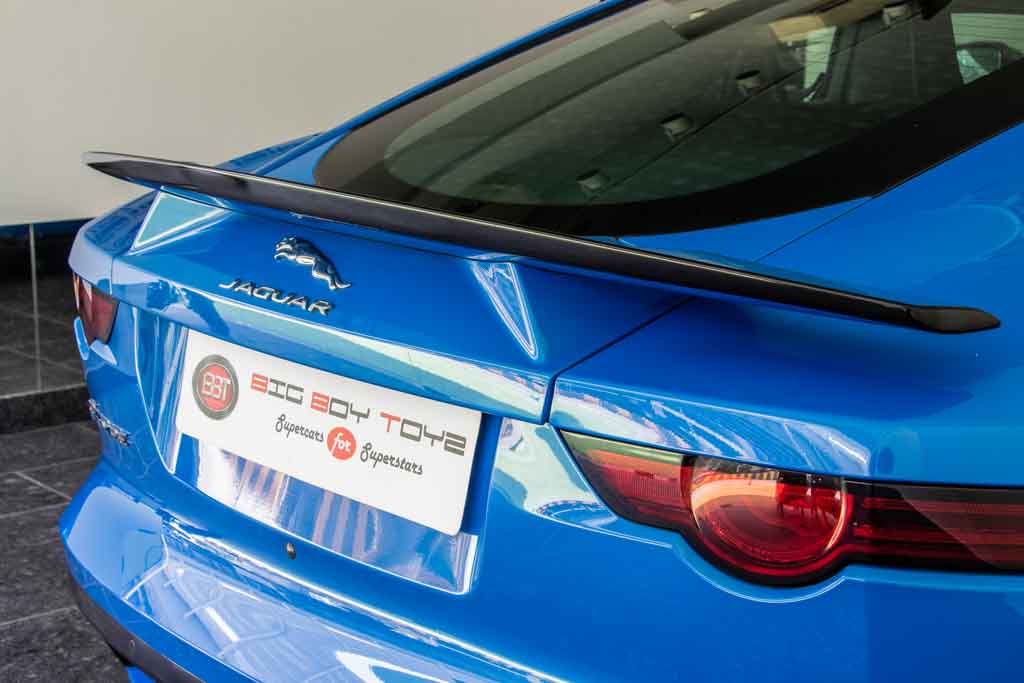 Jaguar F-type P300 R-Dynamic Coupe