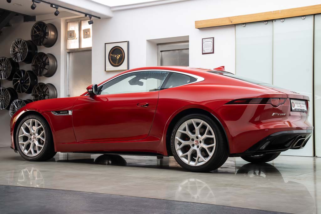 Jaguar F-type P300 R-Dynamic Coupe