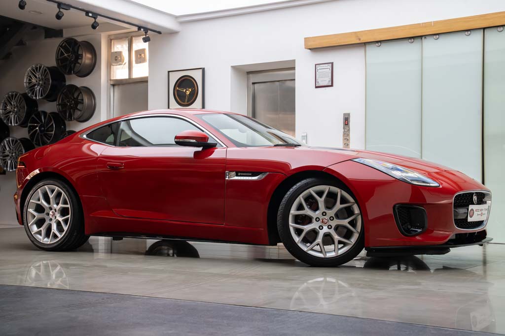 Jaguar F-type P300 R-Dynamic Coupe