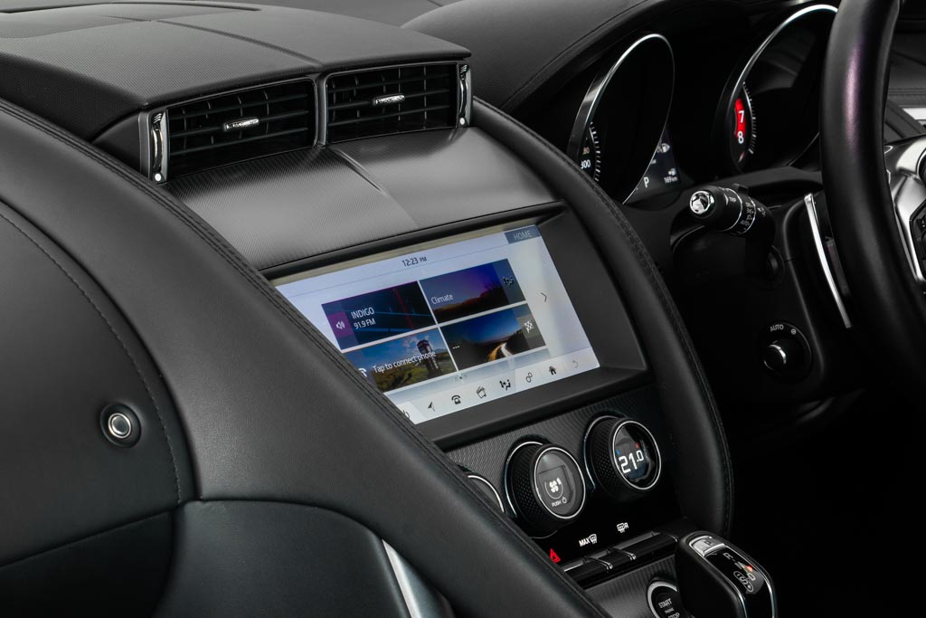 Jaguar F-type P300 R-Dynamic Coupe