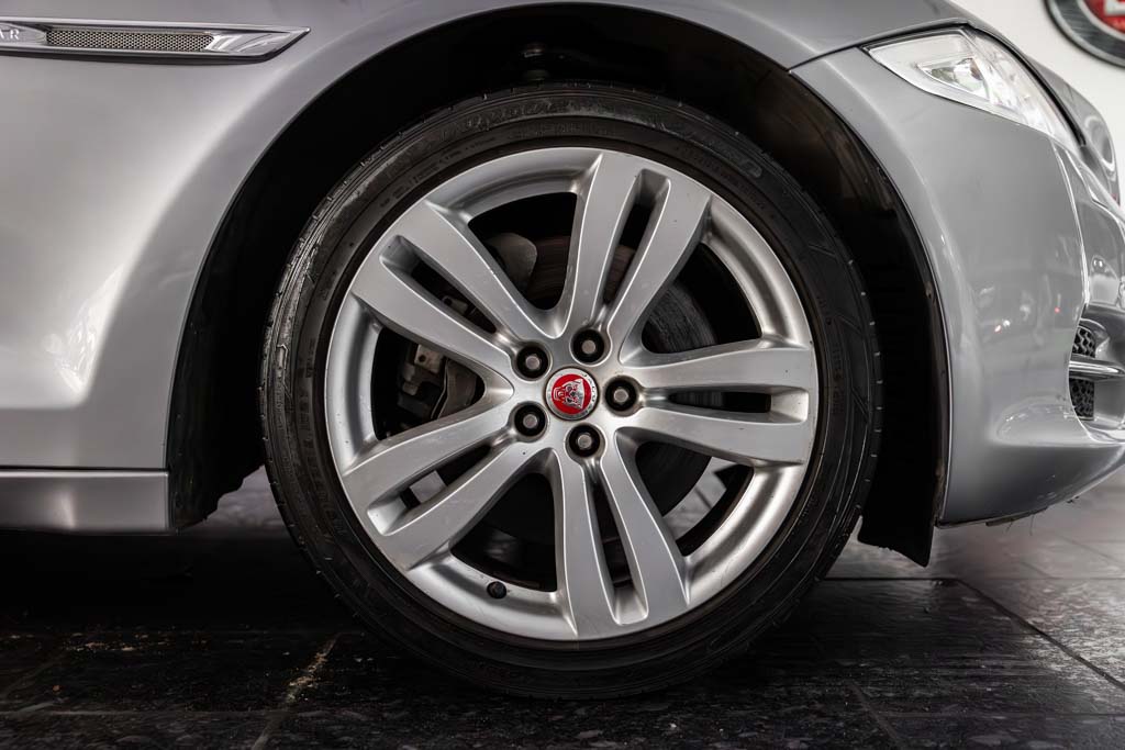 Jaguar XJL Portfolio