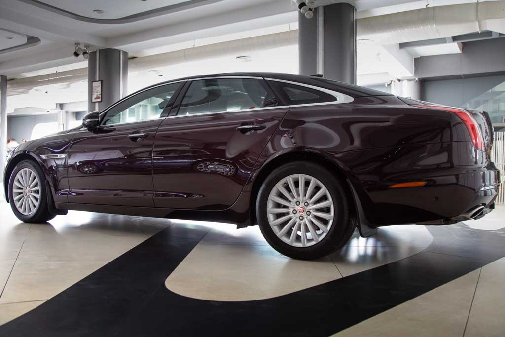 Jaguar XJL Portfolio