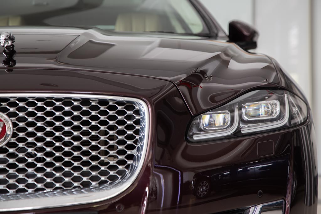 Jaguar XJL Portfolio