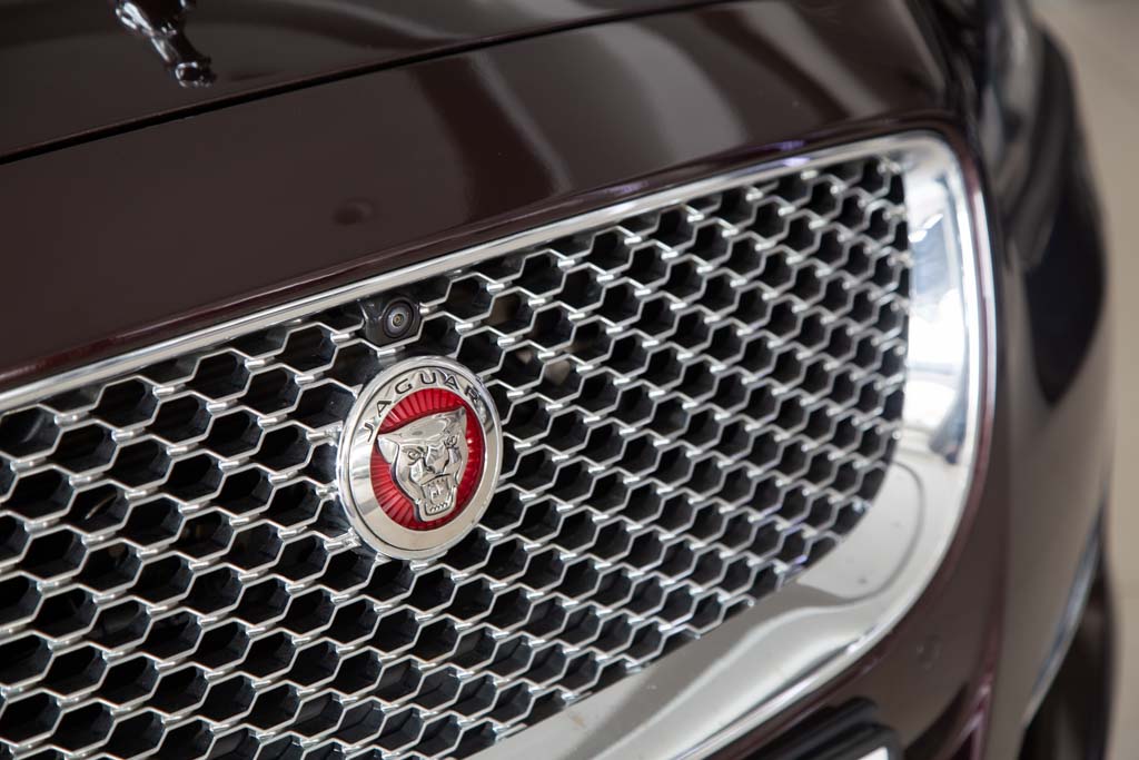 Jaguar XJL Portfolio
