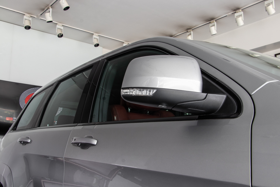 Jeep Grand Cherokee SRT