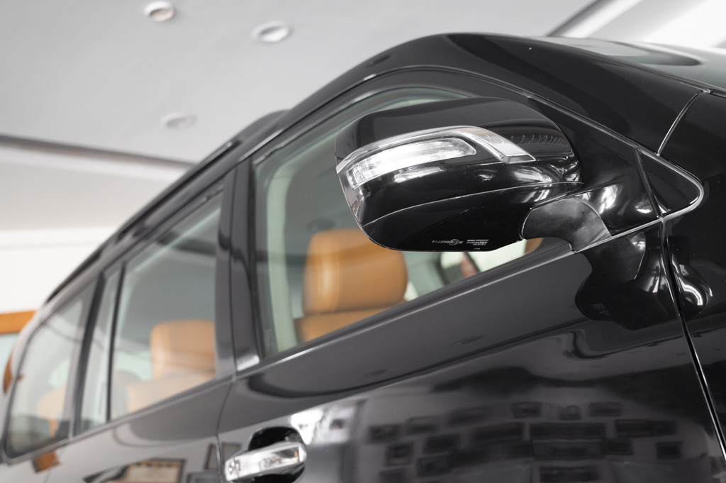 TOYOTA LAND CRUISER LC200