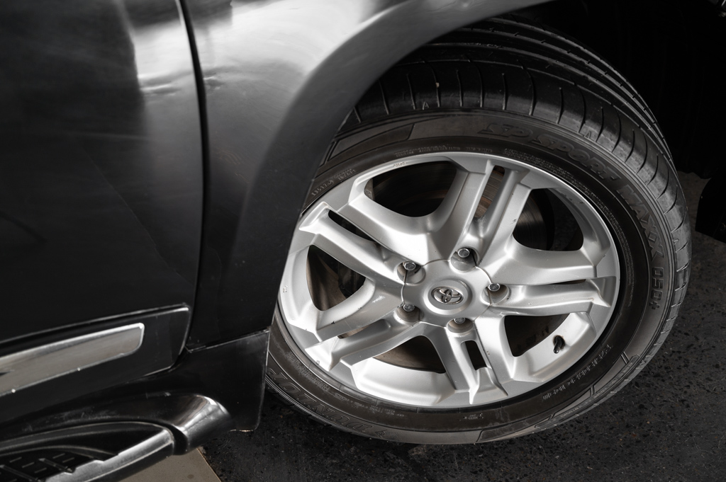 TOYOTA LAND CRUISER LC200