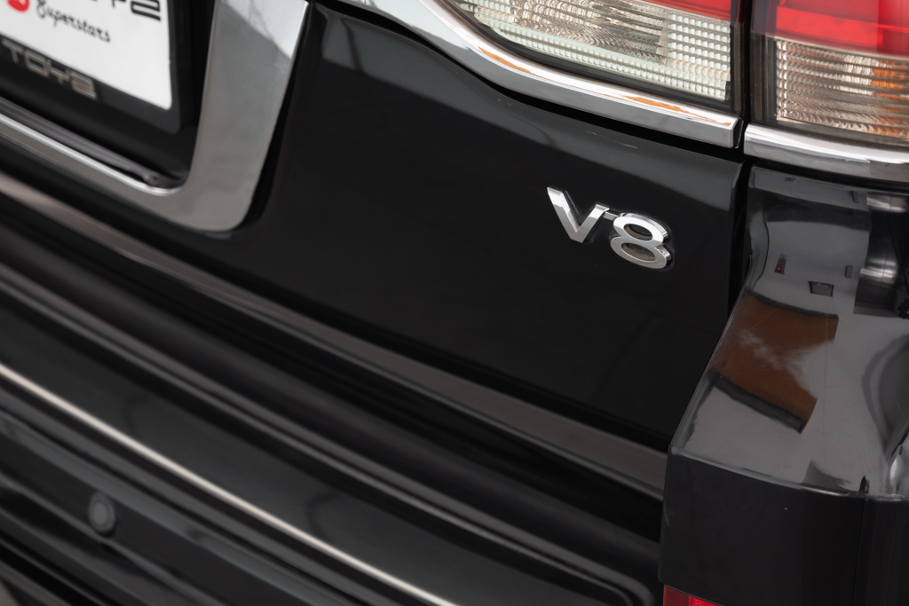 TOYOTA LAND CRUISER LC200