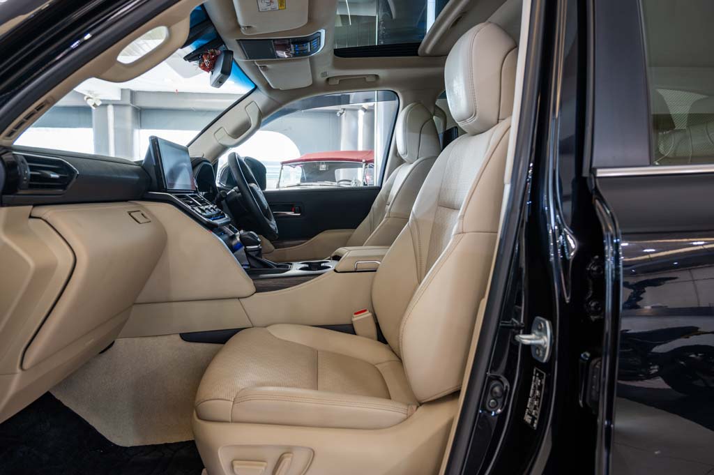 TOYOTA LAND CRUISER LC 300