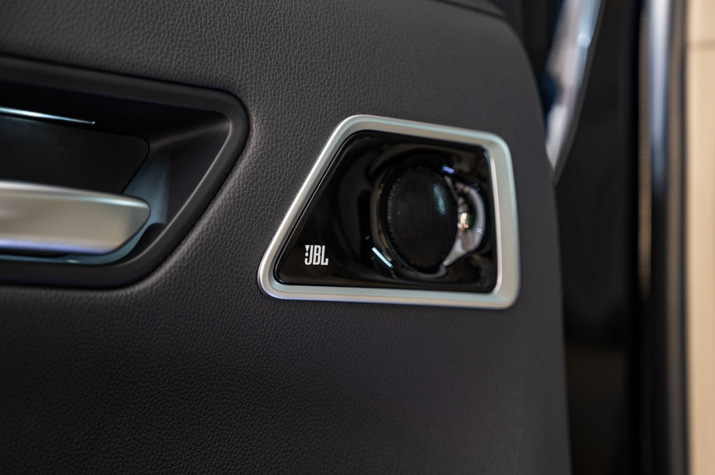 TOYOTA LAND CRUISER LC 300