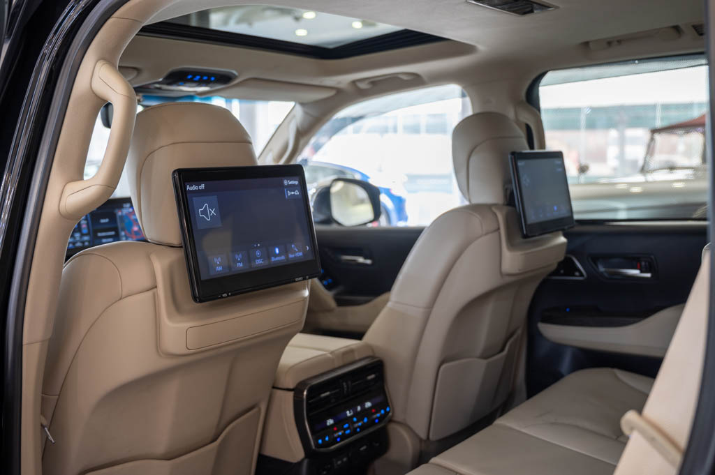 TOYOTA LAND CRUISER LC 300