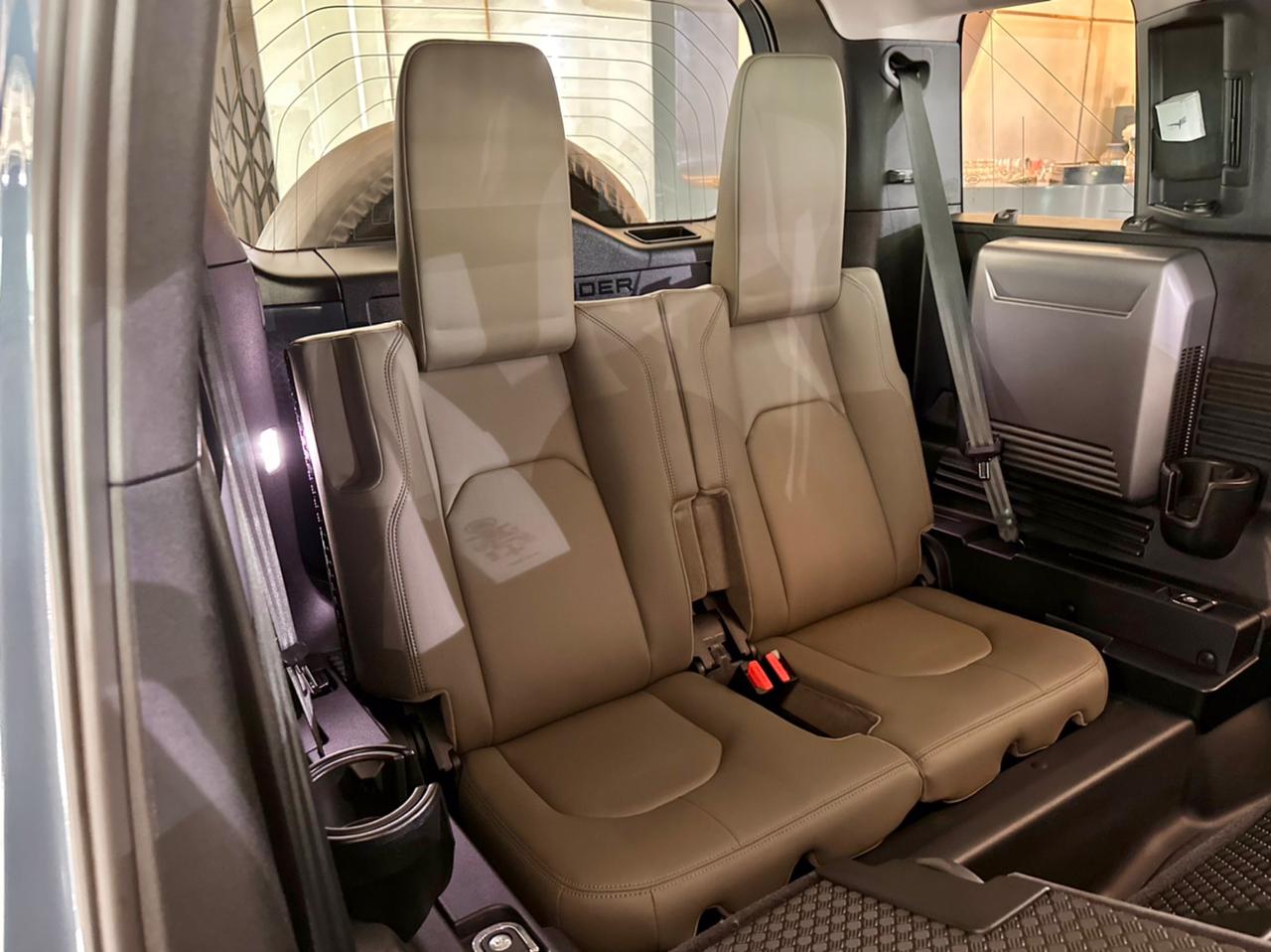 LAND ROVER DEFENDER 110 P300 S