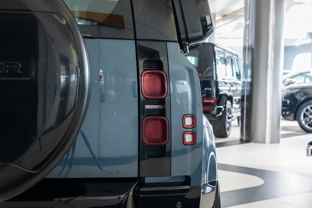 LAND ROVER DEFENDER 110 P300 S