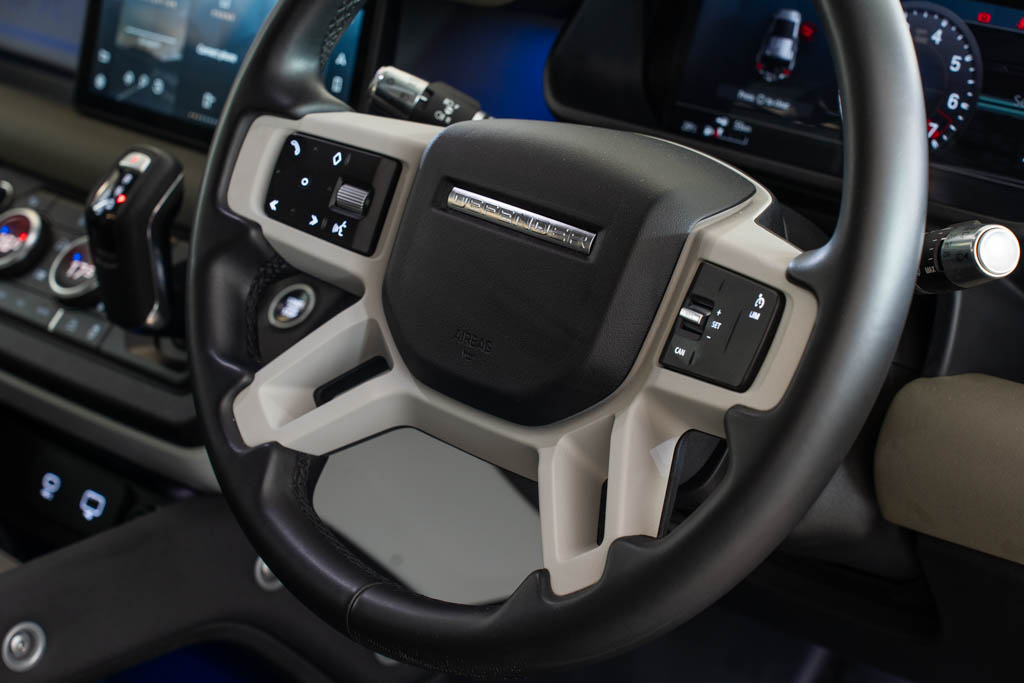 LAND ROVER DEFENDER 110 P300 S