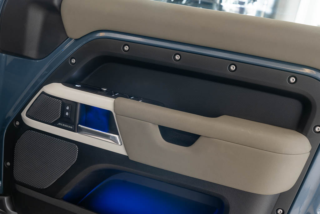 LAND ROVER DEFENDER 110 P300 S