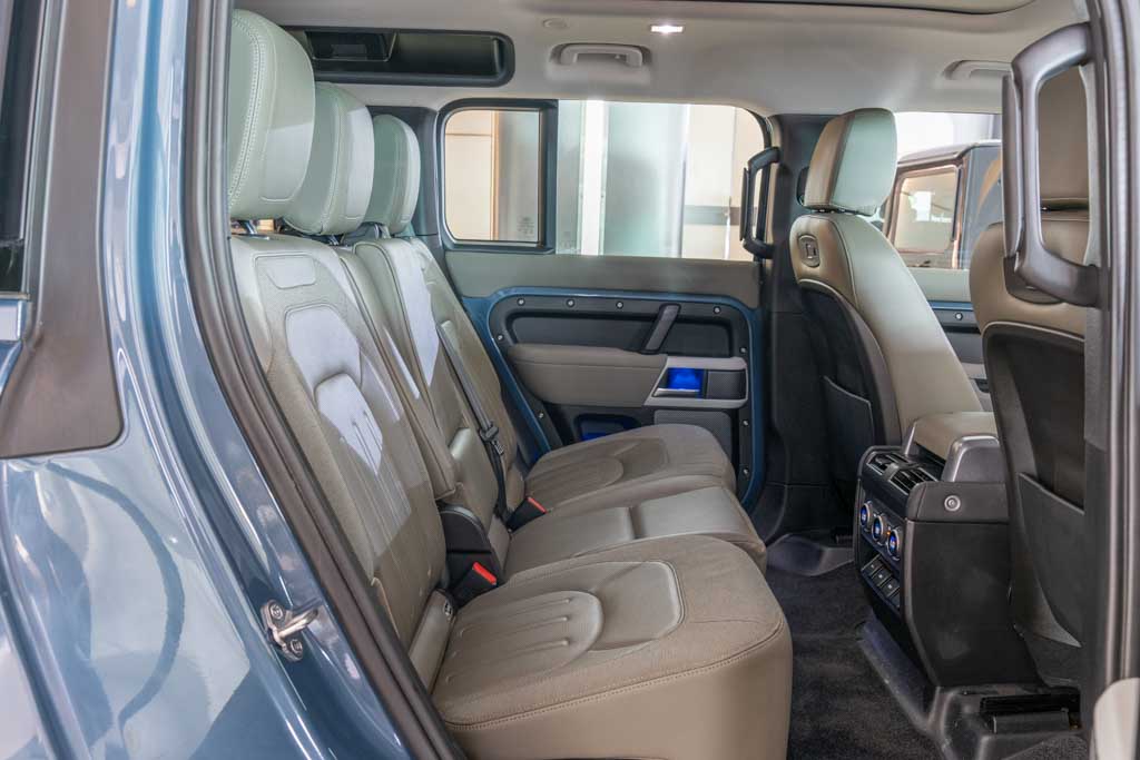 LAND ROVER DEFENDER 110 P300 S