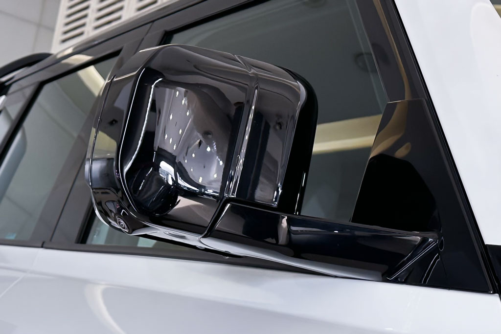 Land Rover Defender 110 P300 X Dynamic HSE