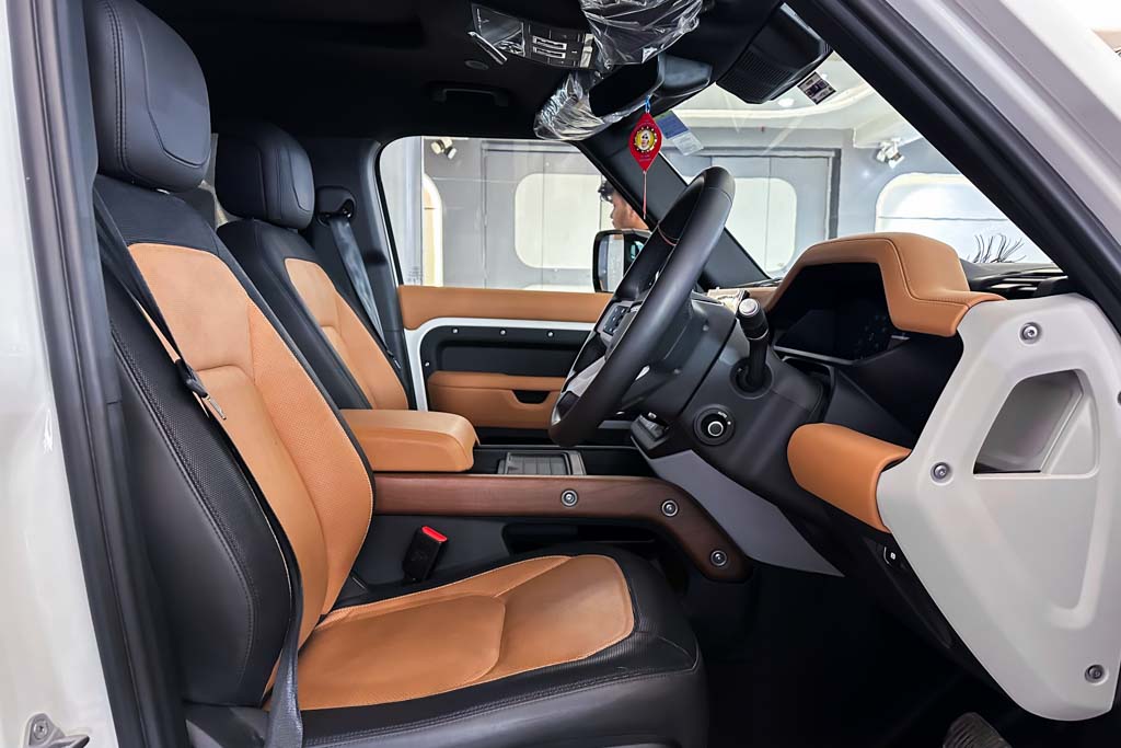 Land Rover Defender 110 P300 X Dynamic HSE