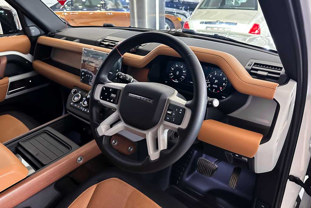 Land Rover Defender 110 P300 X Dynamic HSE