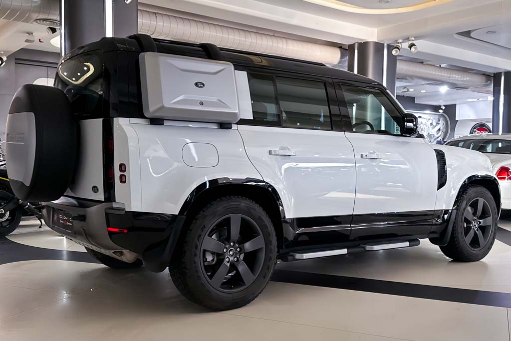 Land Rover Defender 110 P300 X Dynamic HSE