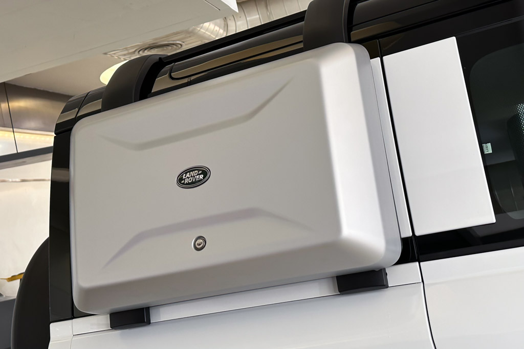 Land Rover Defender 110 P300 X Dynamic HSE