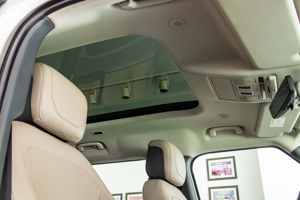 LAND ROVER DEFENDER 110 P300 HSE