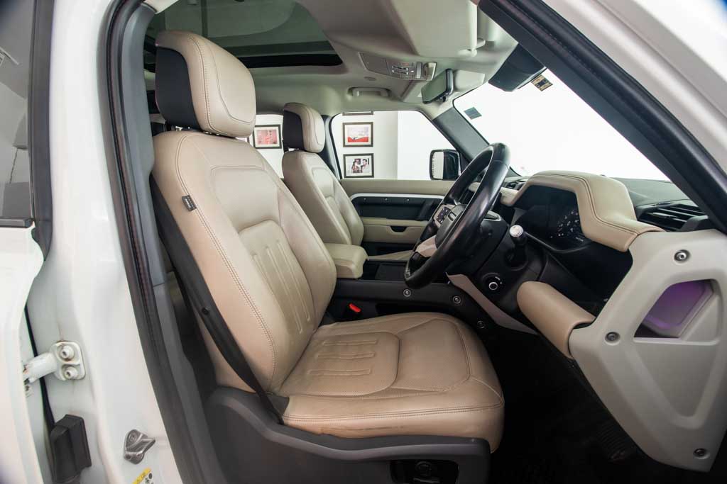 LAND ROVER DEFENDER 110 P300 HSE