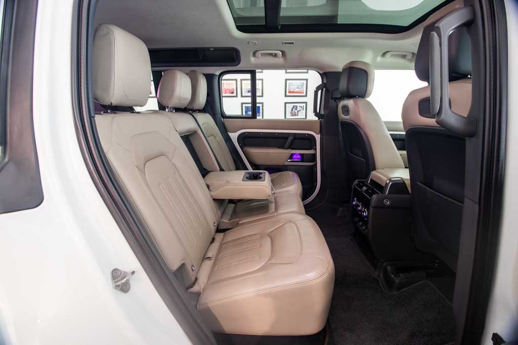 LAND ROVER DEFENDER 110 P300 HSE