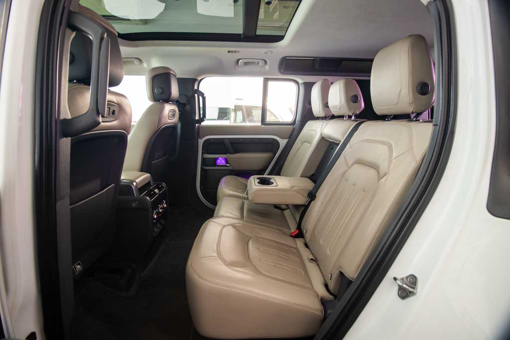 LAND ROVER DEFENDER 110 P300 HSE