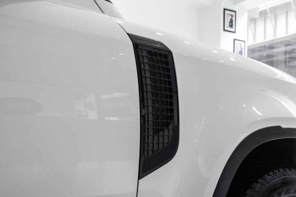 LAND ROVER DEFENDER 110 P300 HSE