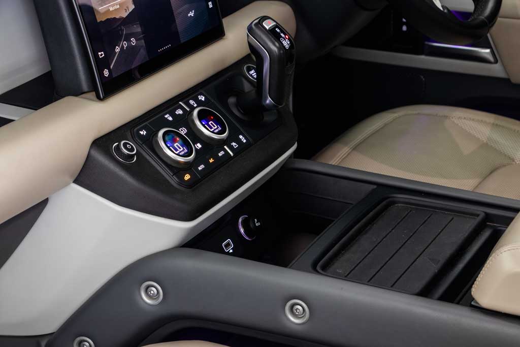 LAND ROVER DEFENDER 110 P300 HSE