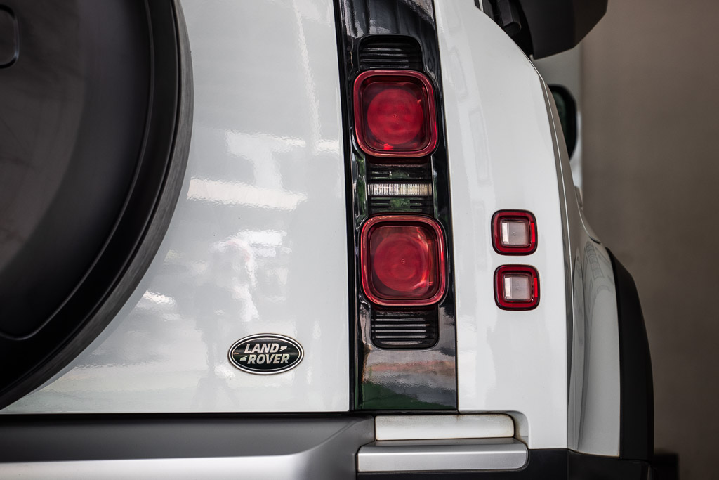 Land Rover Defender 110 SE