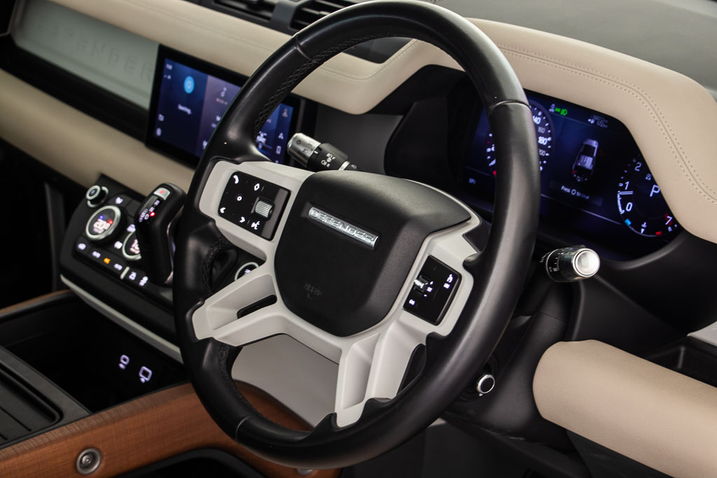 Land Rover Defender 110 SE