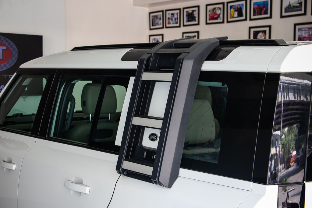 Land Rover Defender 110 SE