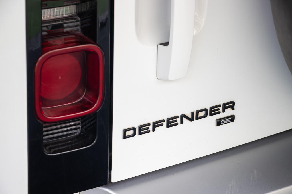 Land Rover Defender 110 SE