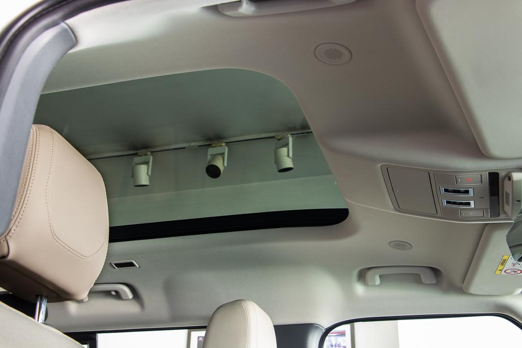 Land Rover Defender 110 SE