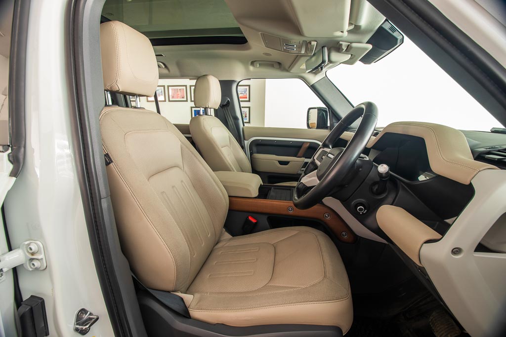 Land Rover Defender 110 SE