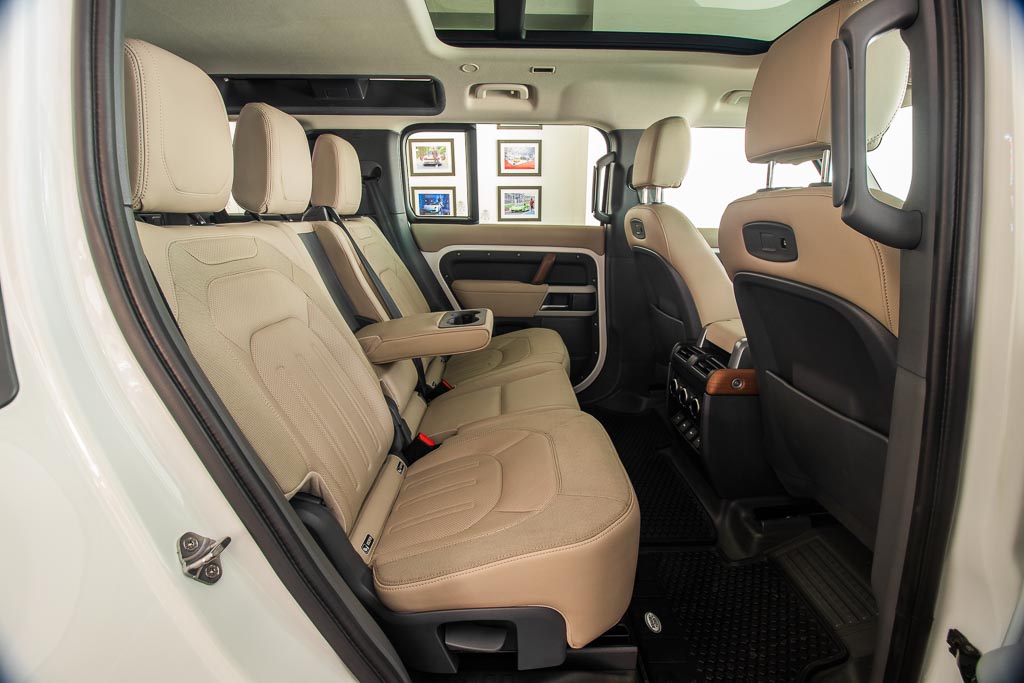 Land Rover Defender 110 SE