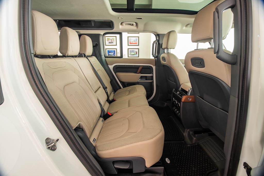 Land Rover Defender 110 SE