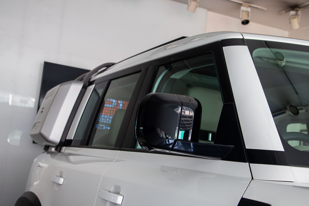 Land Rover Defender 110 SE