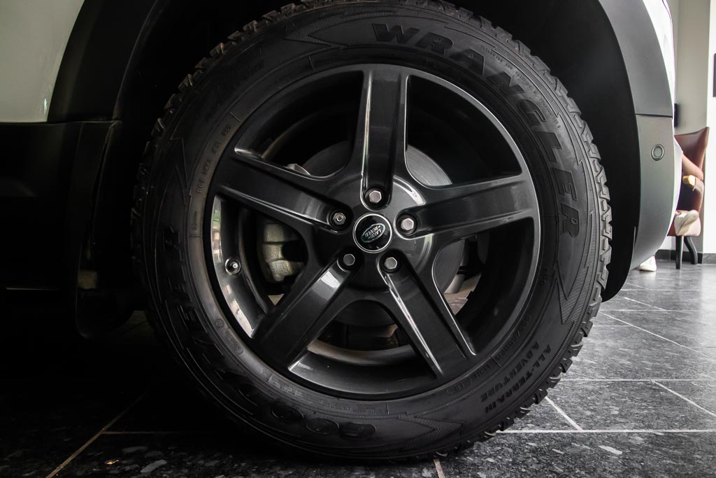 Land Rover Defender 110 SE