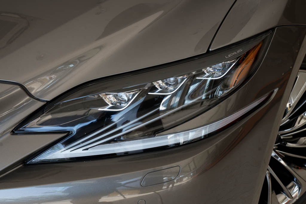 LEXUS LS500H Ultra Luxury