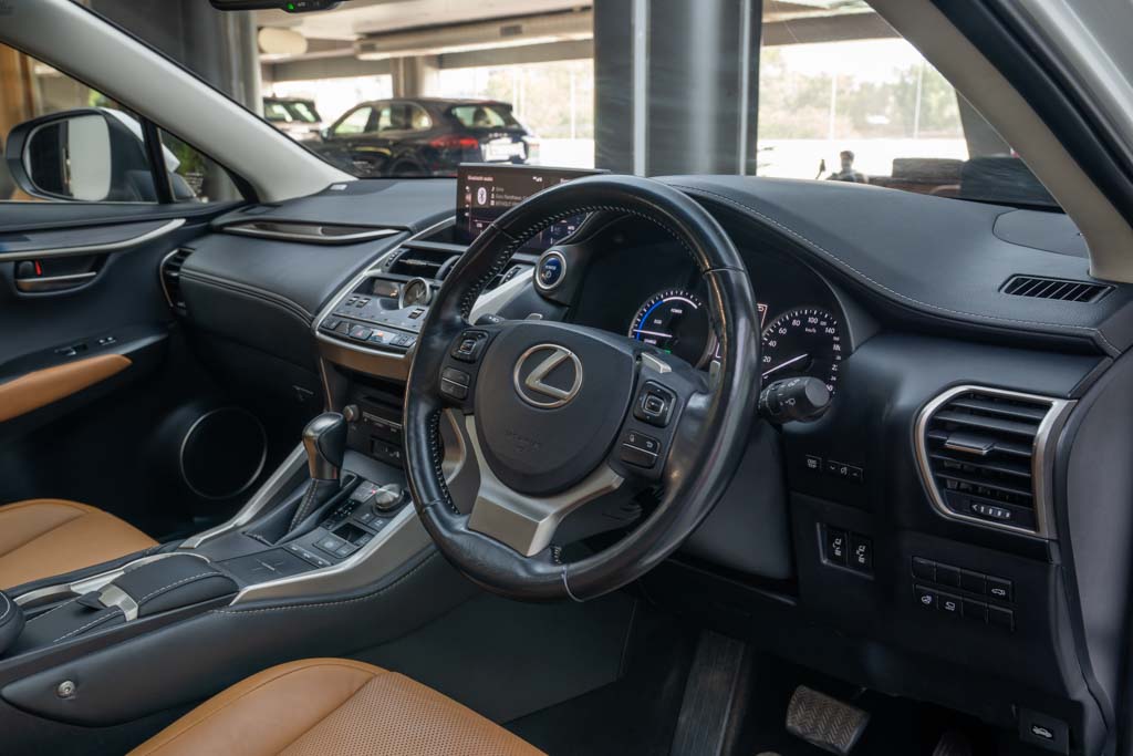 Lexus NX 300H Luxury