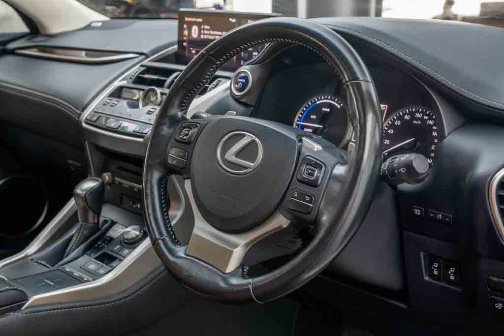 Lexus NX 300H Luxury