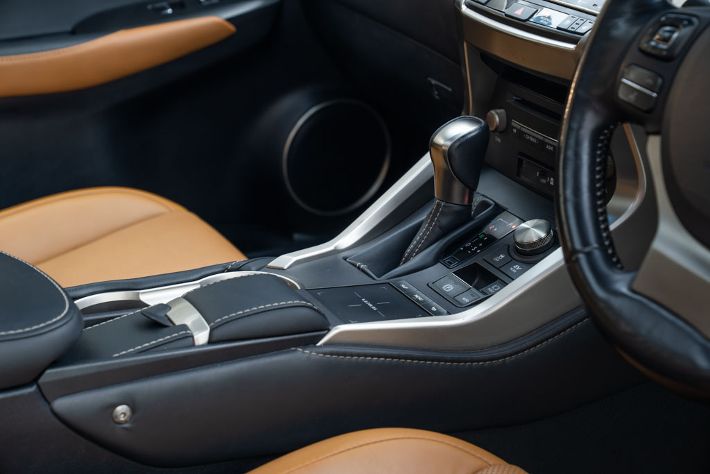 Lexus NX 300H Luxury