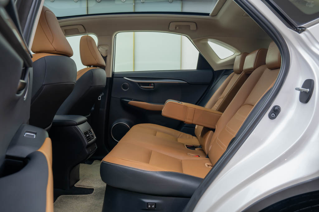 Lexus NX 300H Luxury