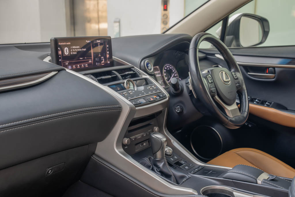 Lexus NX 300H Luxury