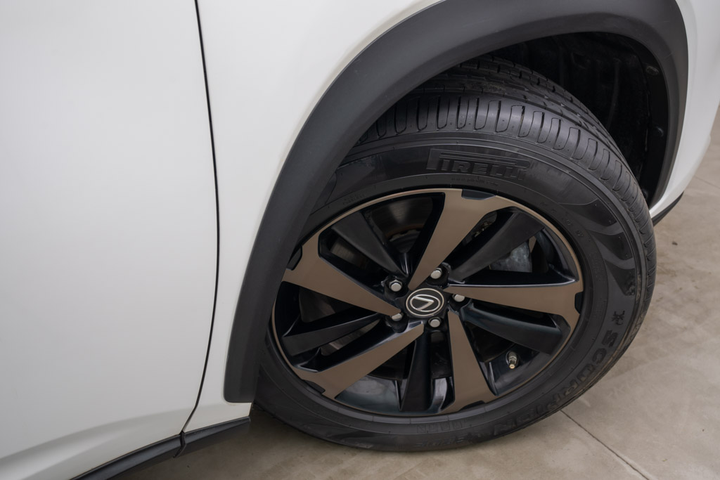 Lexus NX 300H Luxury