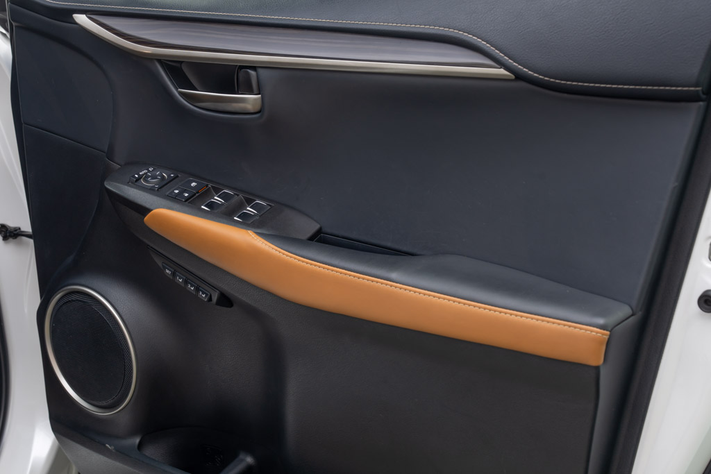 Lexus NX 300H Luxury